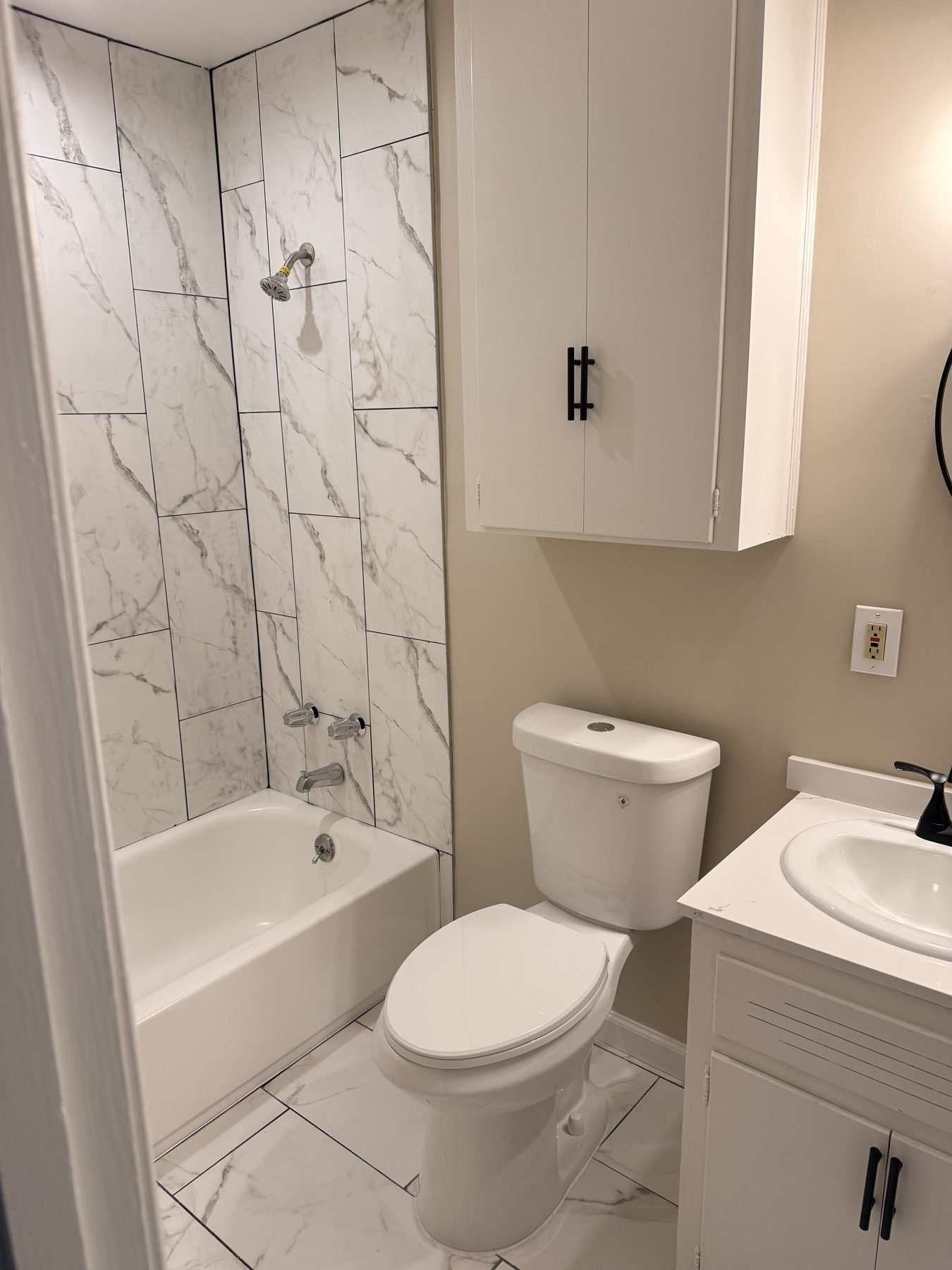 Hall bath after renovation, The Brentwood Ranch, Brentwood, Montgomery