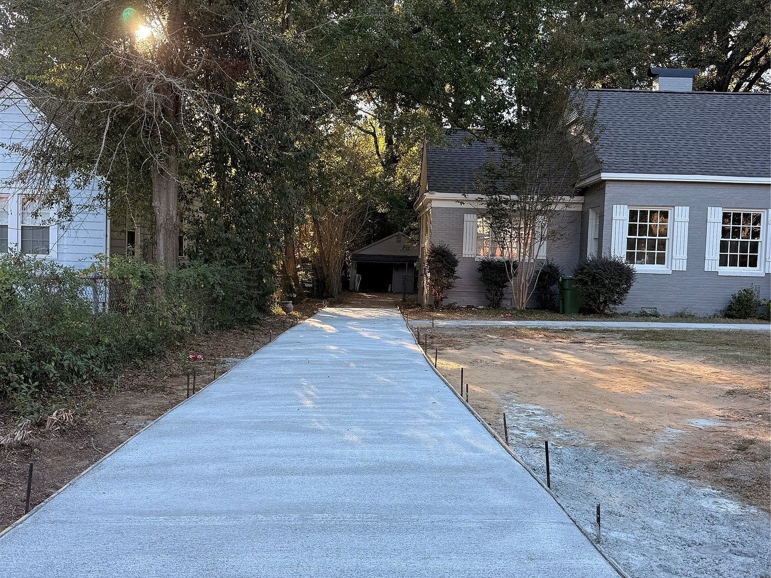 The South Hull Cottage driveway