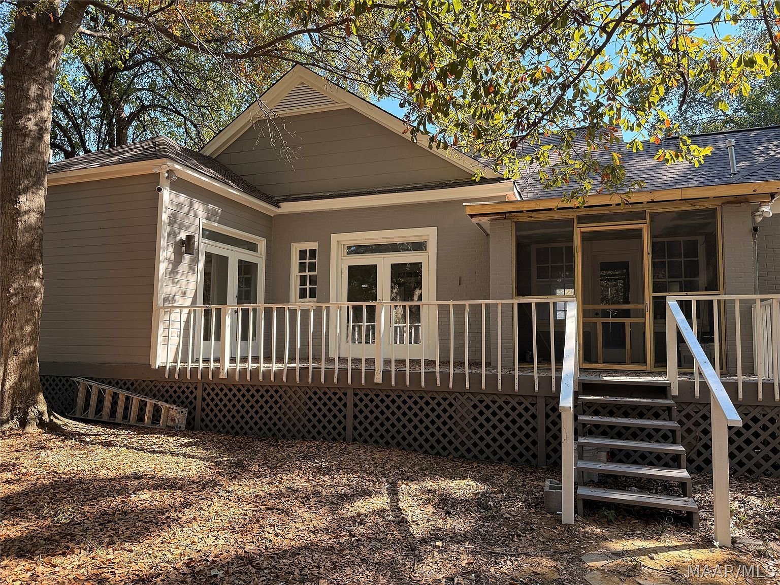 The South Hull Cottage rear deck